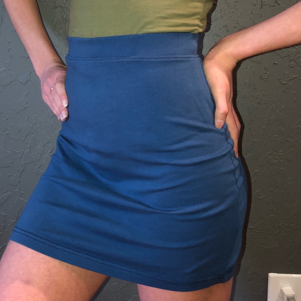 NEW MISSGUIDED STRETCH MINI SKIRT US 4 NAVY BLUE